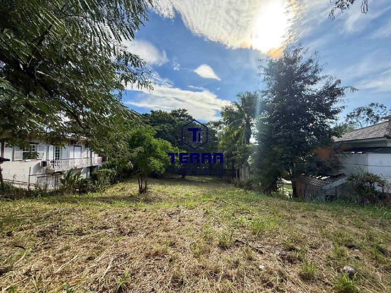 Imagens do imóveis Excelente terreno com 800 m² dentro de condomínio em Maria Paula!