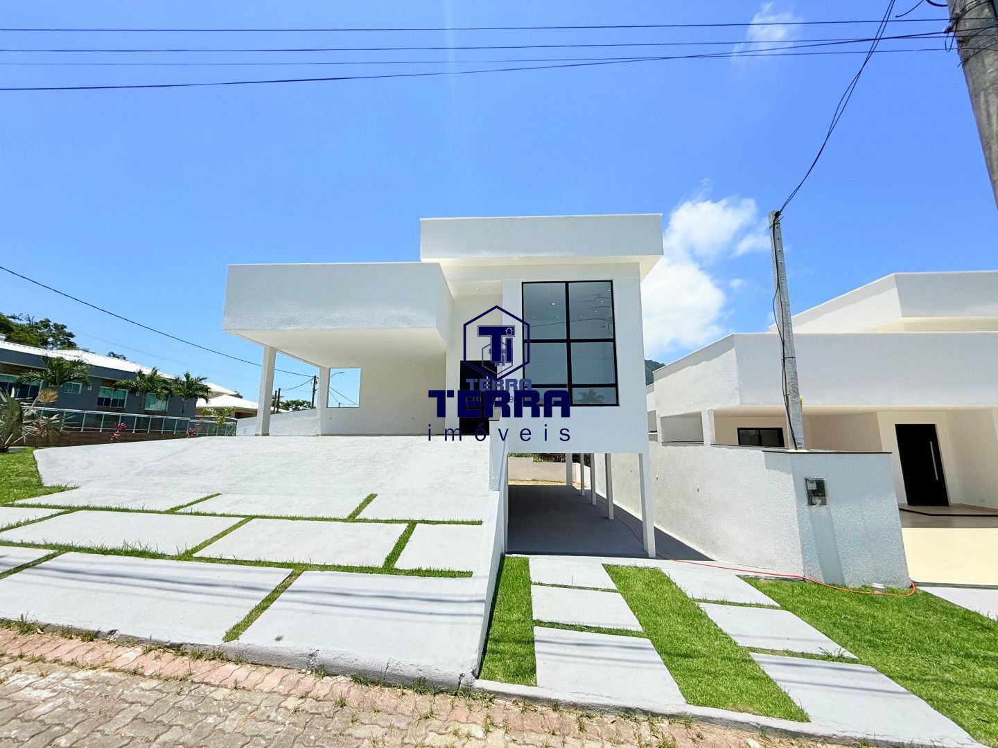 Imagens do imóveis Casa linear 3 quartos com 2 suítes e quintal no Pedra de Inoã! Primeira locação