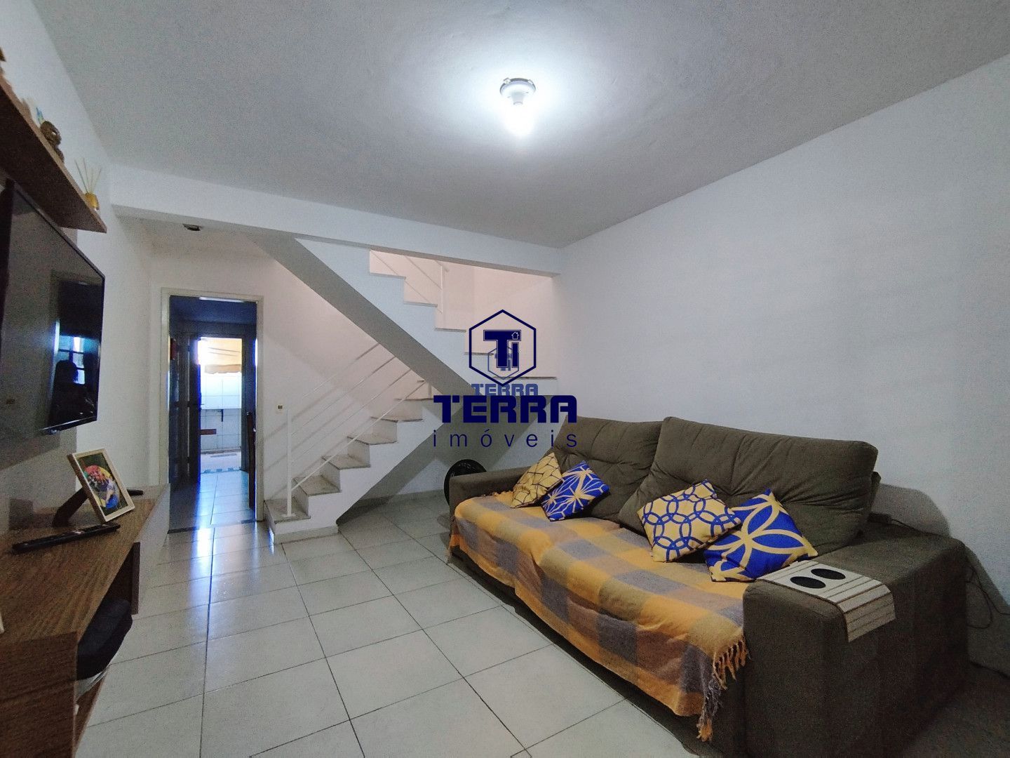 Imagens do imóveis Casa duplex dentro de condomínio super tranquilo! Vasto comércio!