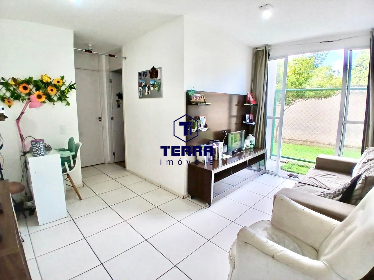 Imagens do imóveis Ótimo apartamento com 2 quartos, com quintal em Maria Paula. Boa localização!
