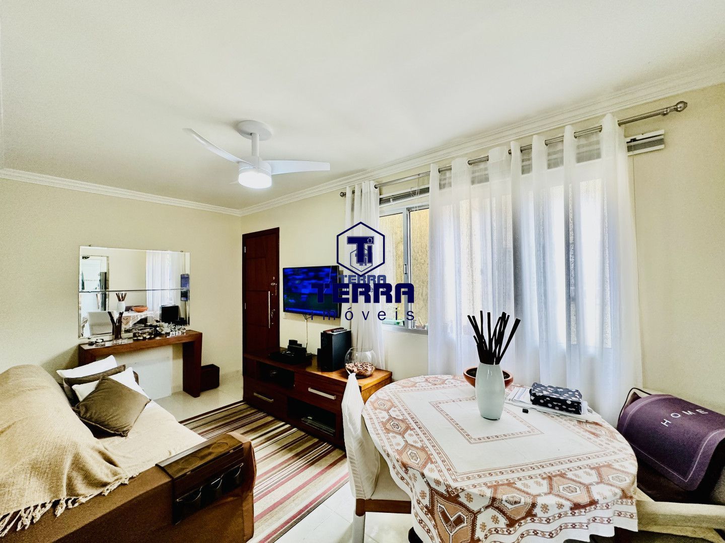 Imagens do imóveis Apartamento com 2 quartos completamente reformado em Santa Bárbara.
