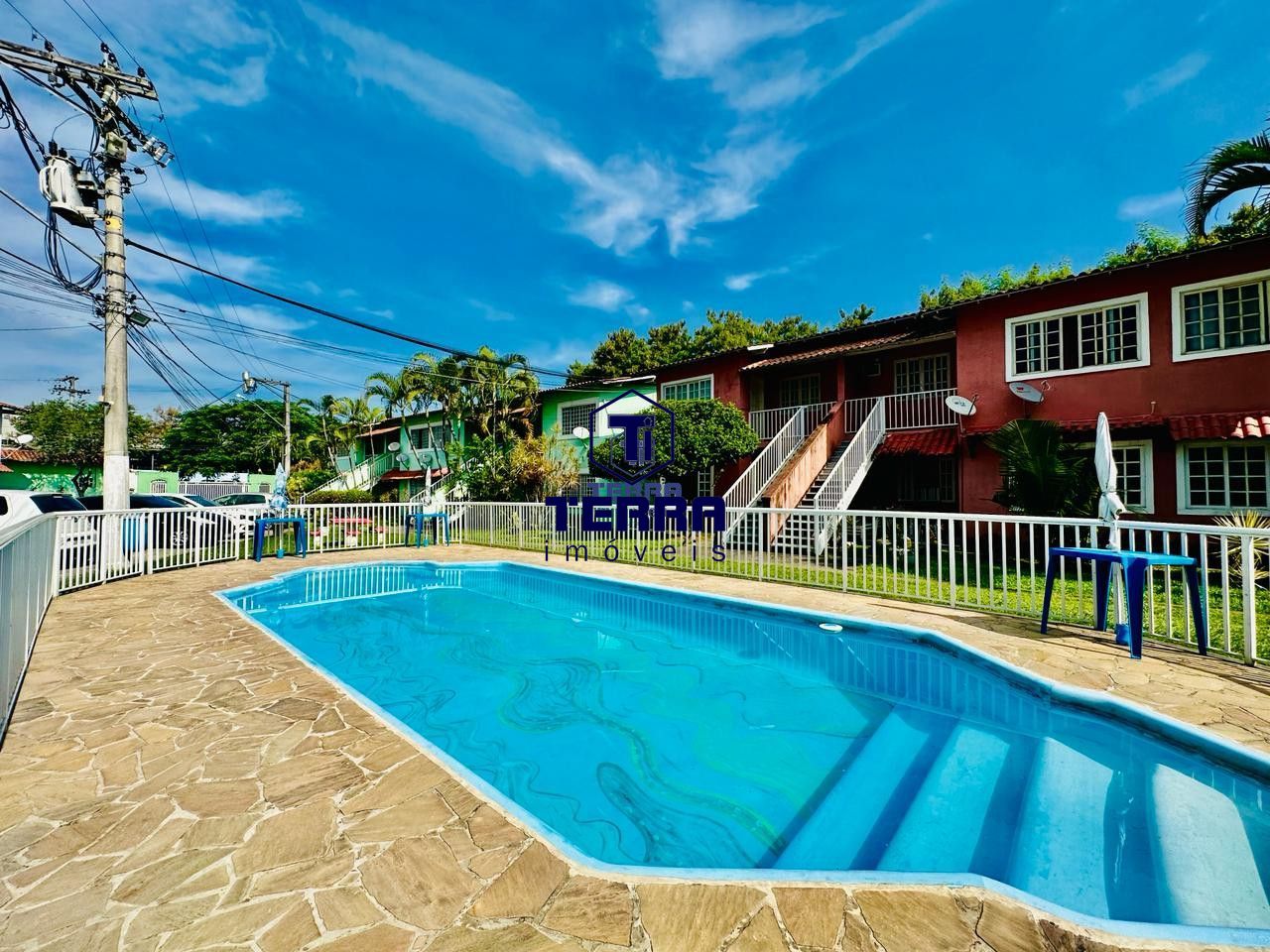 Imagens do imóveis Casa com 2 quartos ao lado da praça do Colubandê. Segurança e praticidade!