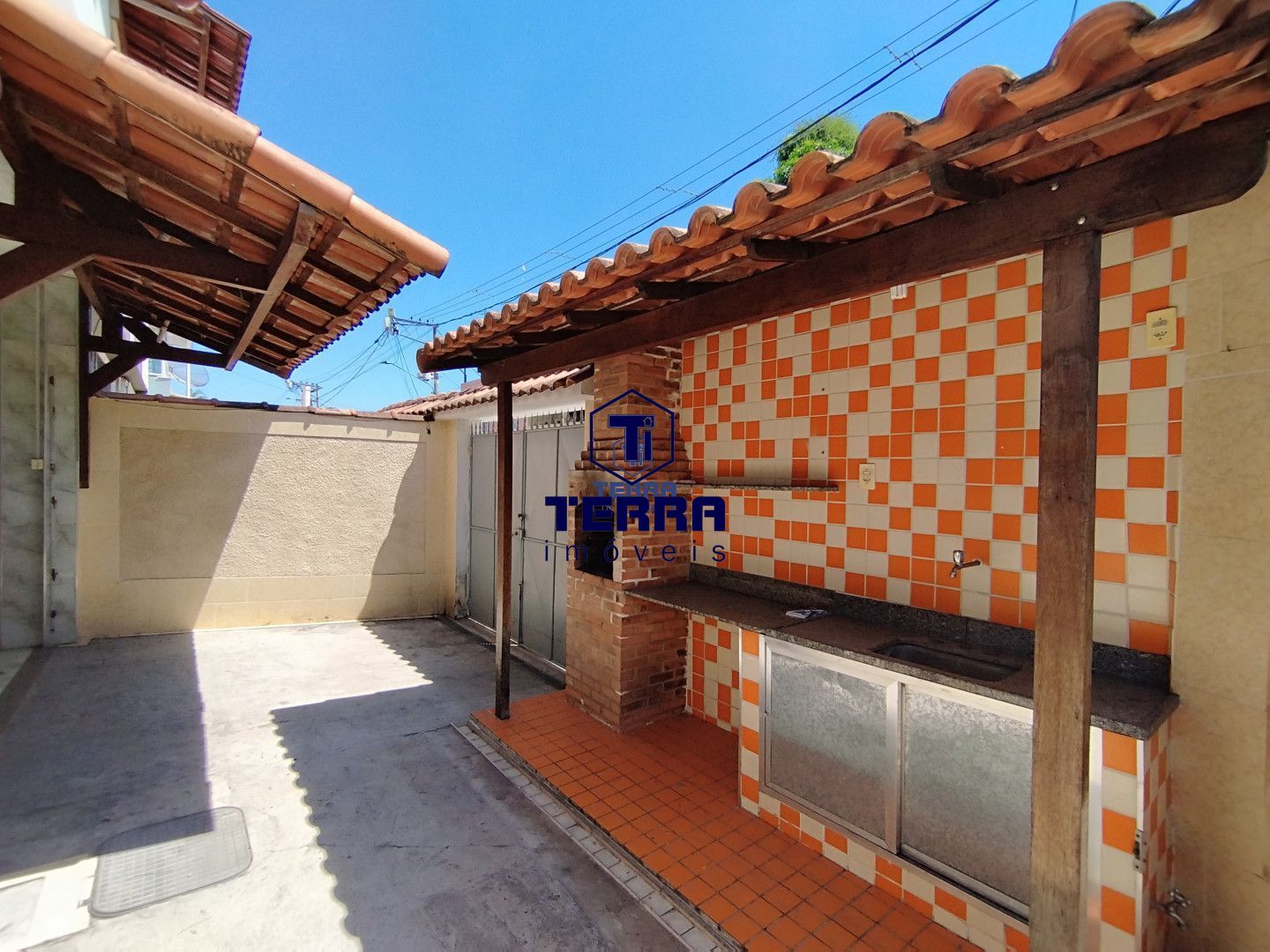 Imagens do imóveis Casa toda reformada com 2 suítes e 2 vagas de garagem no Galo Branco!
