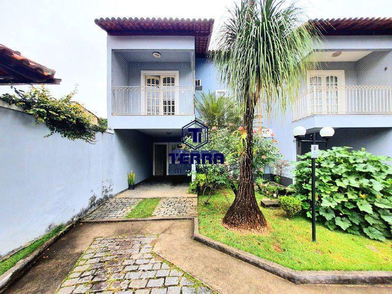 Imagens do imóveis Casa duplex, dentro de condomínio, com excelente localização em Maria Paula