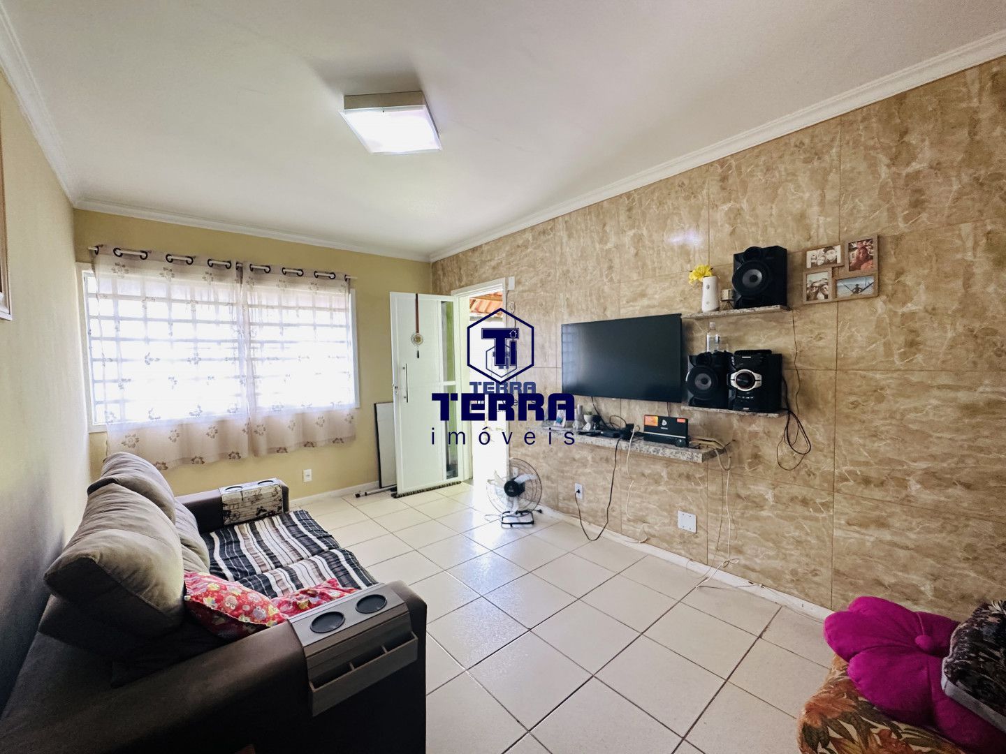 Imagens do imóveis Casa linear dentro de condomínio com área de lazer completa!
