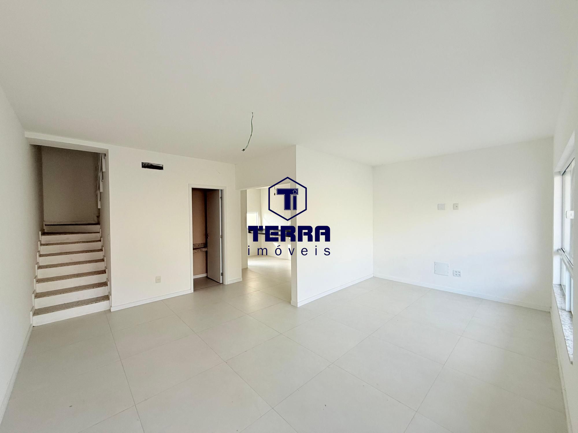 Imagens do imóveis More na região Oceânica, casa nova, com 3 suítes e quintal privativo.