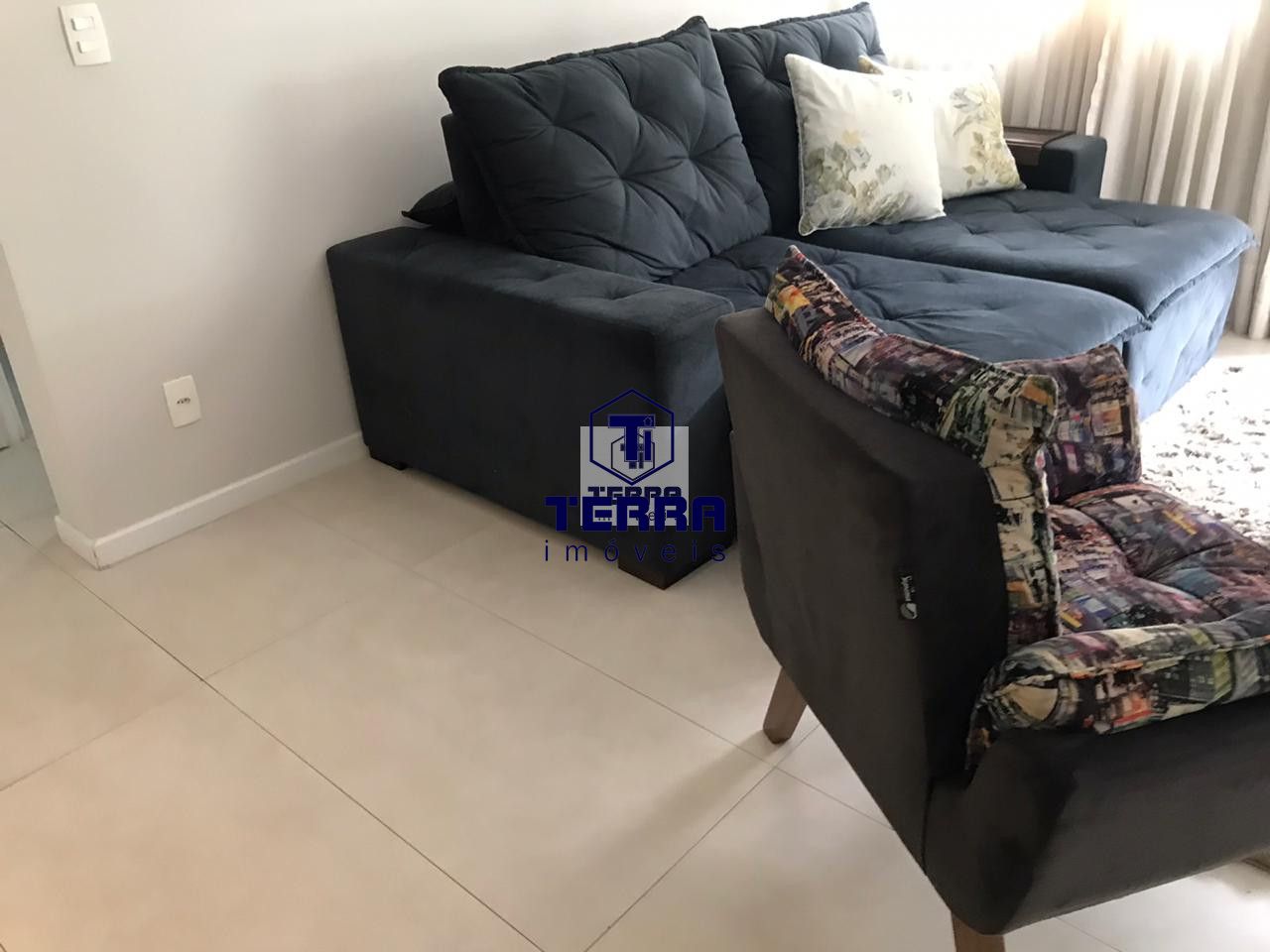 Imagens do imóveis Apartamento moderno, revertido para sala quarto com closet no Portal de Itaipu.