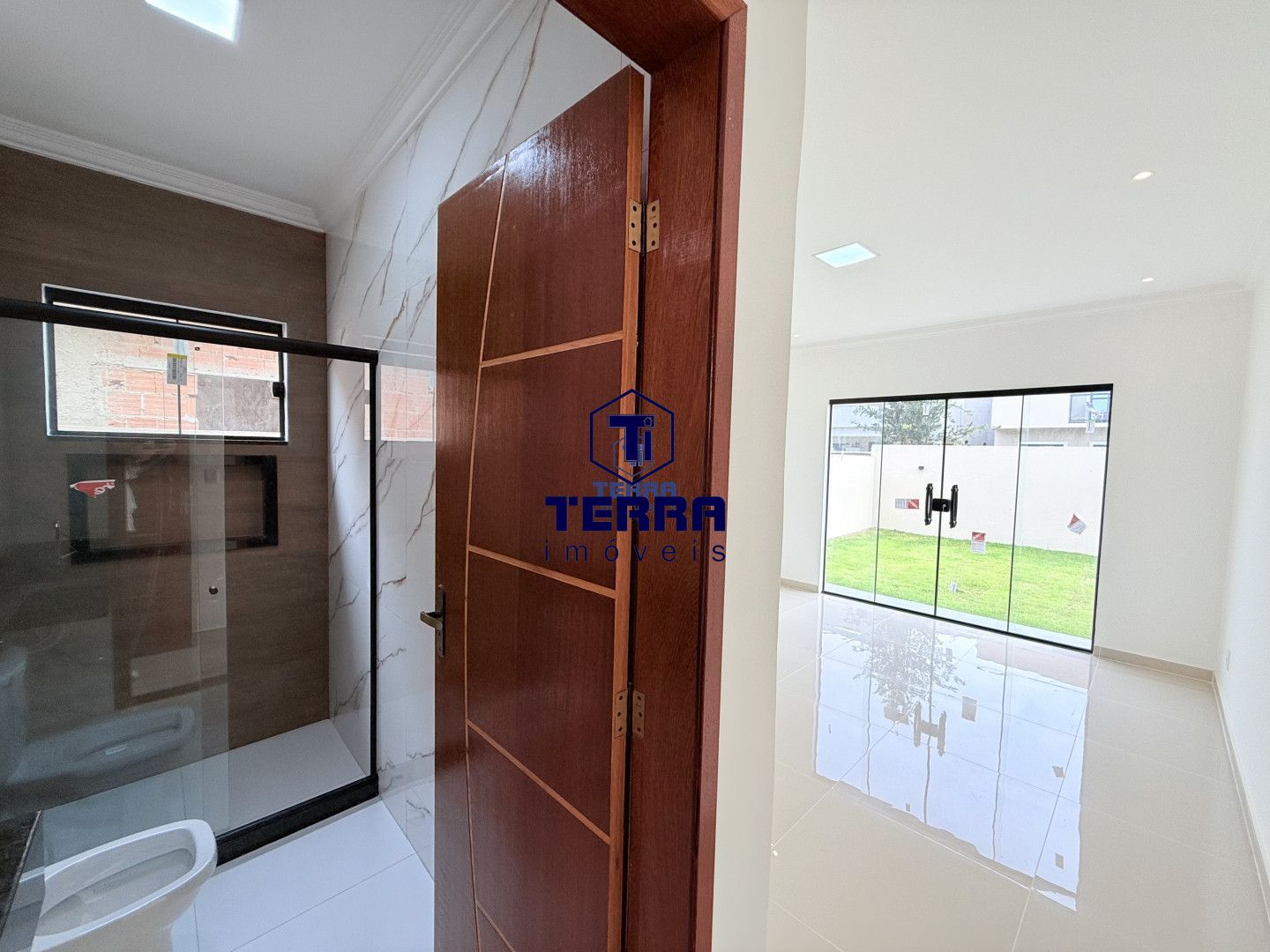 Imagens do imóveis Casa linear com design contemporâneo, condomínio Pedra de Inoã.