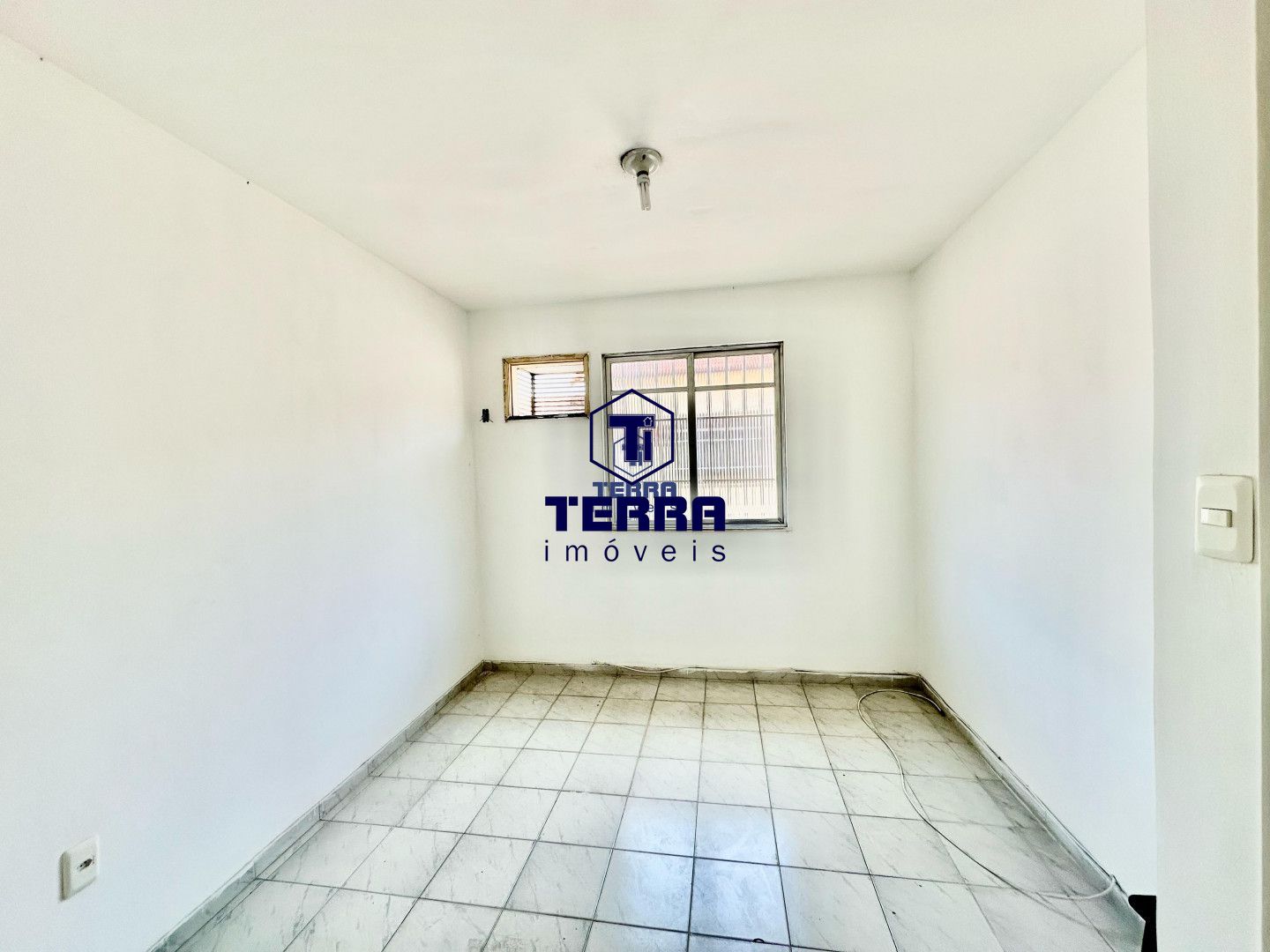Imagens do imóveis Duplex 3 quartos sendo 1 suíte em Maria Paula. Recém reformada!