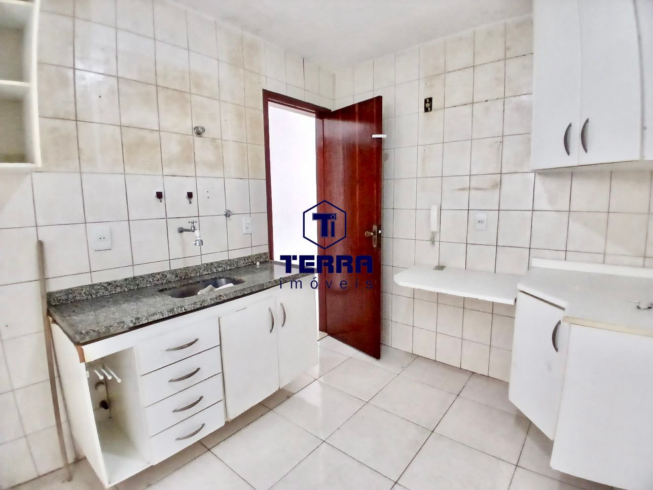 Imagens do imóveis Apartamento em Maria Paula com 2 quartos e quintal privativo. Boa Localização!
