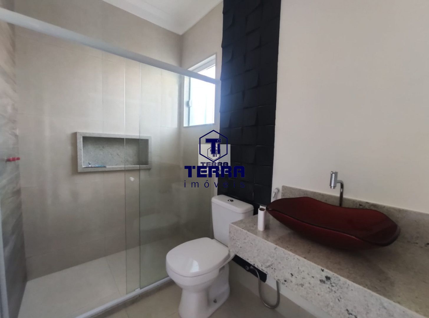 Imagens do imóveis Casa linear ampla com 3 quartos e espaço gourmet, ao lado da praia de Itaipuaçu.