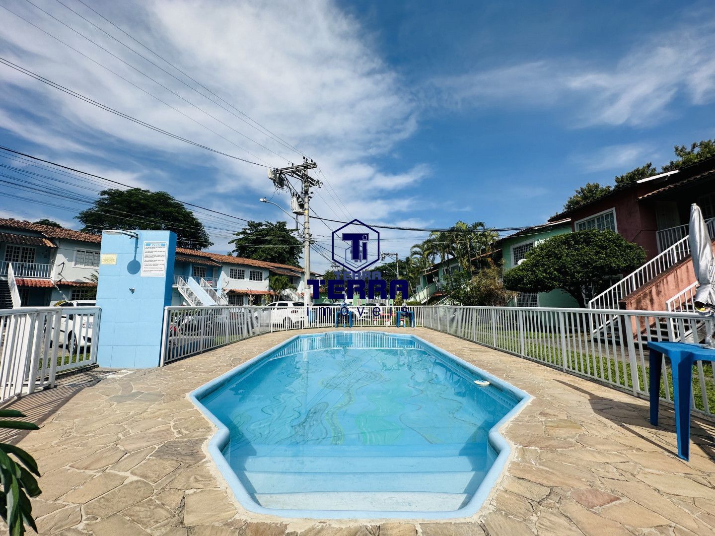 Imagens do imóveis Casa linear dentro de condomínio com área de lazer completa!