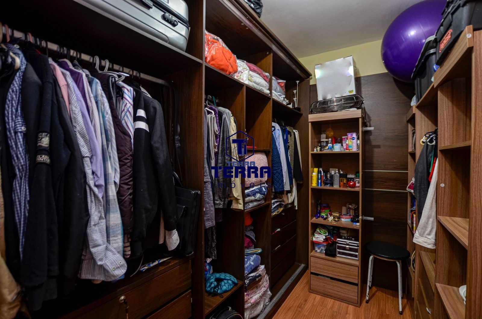 Imagens do imóveis Linda casa com 3 quartos, sendo 1 suíte no Condomínio Alferes Tiradentes