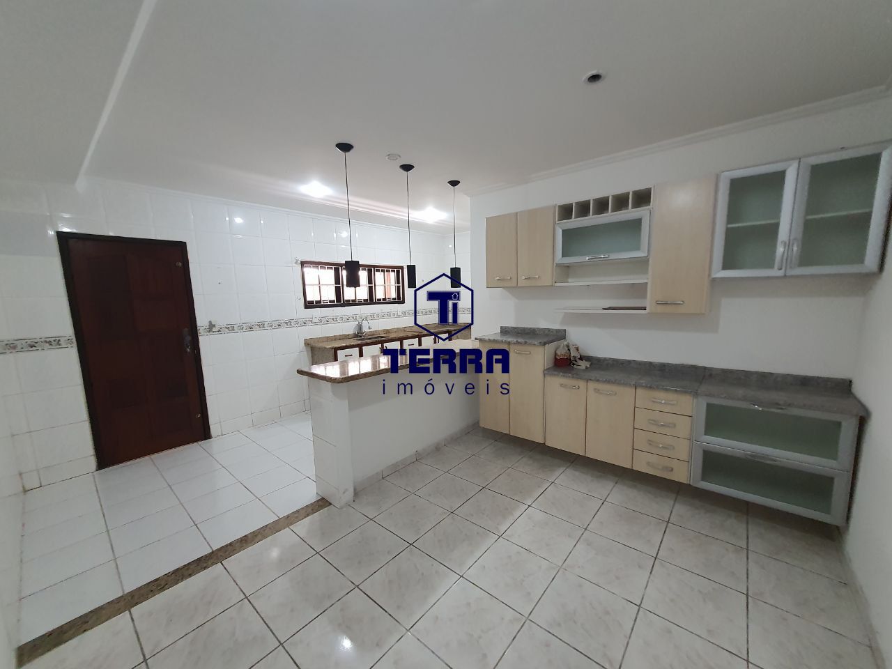 Imagens do imóveis Casa dentro de condomínio, com excelente localização no Rio do Ouro.