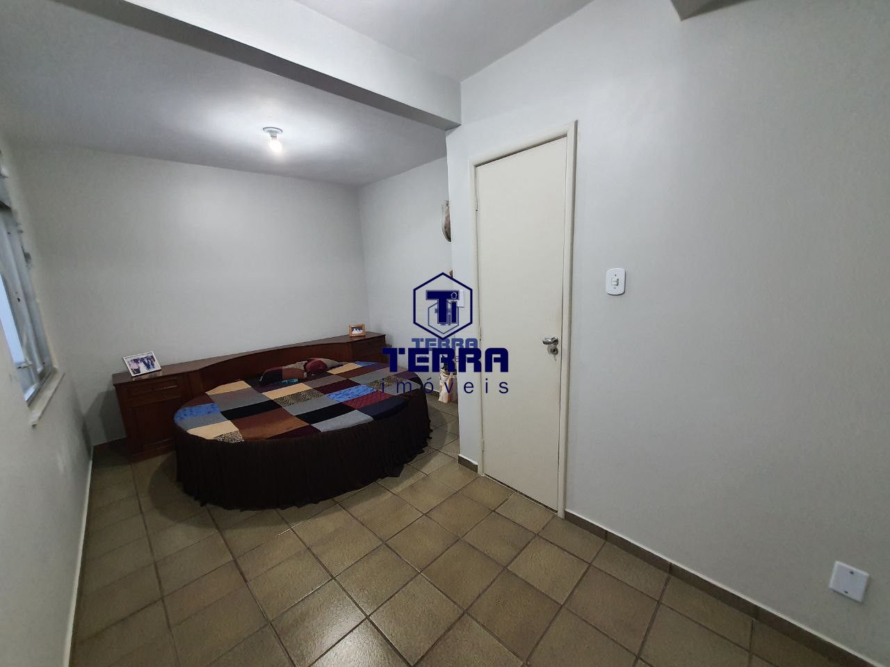 Imagens do imóveis Apartamento com 3 quartos, revertido para 2 quartos com excelente localização em