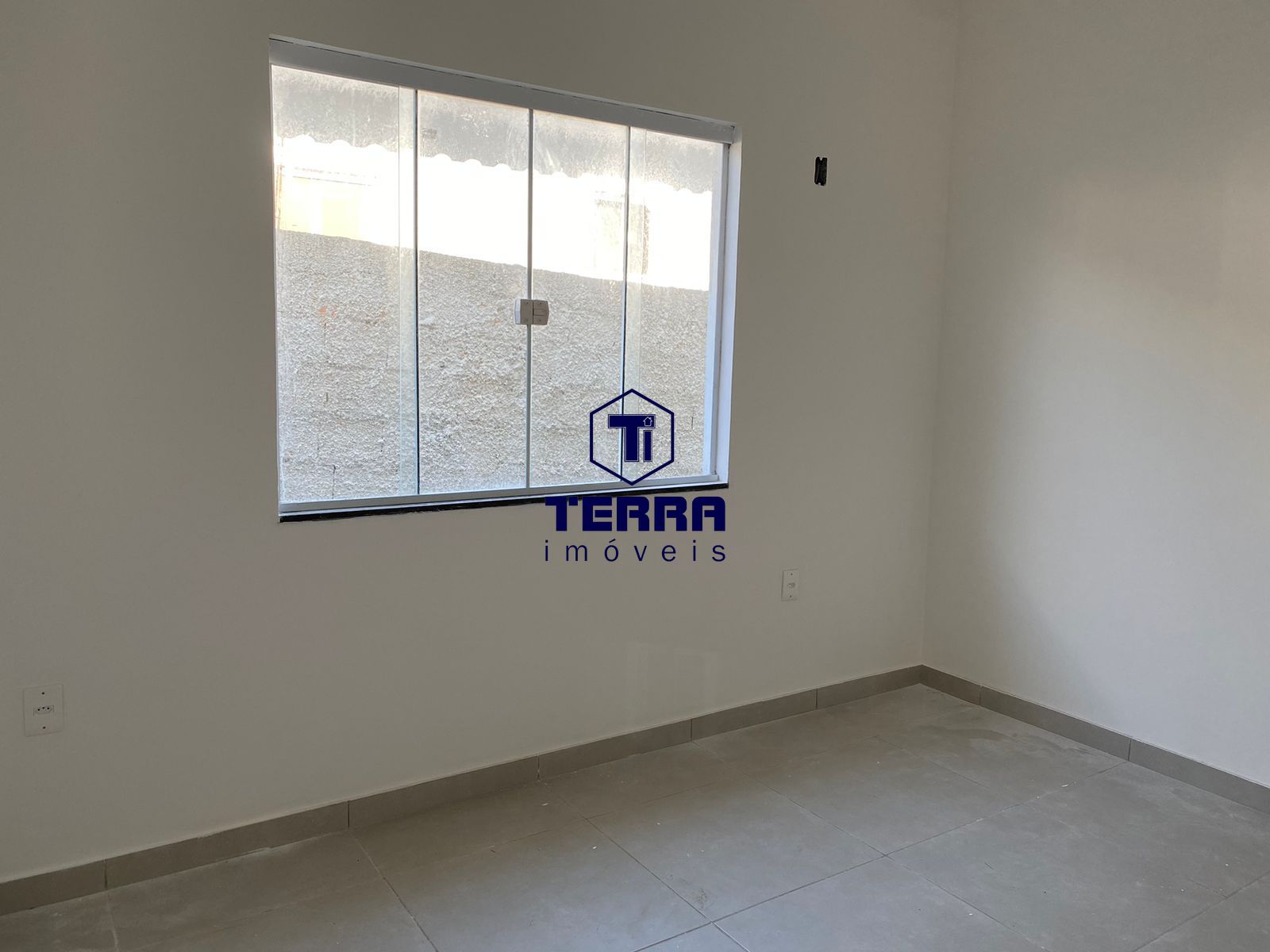 Imagens do imóveis Linda casa linear em Cordeirinho com 2 quartos, uma suíte e quintal privativo.