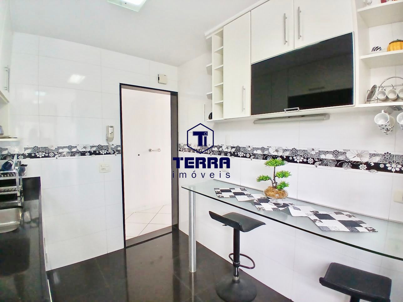 Imagens do imóveis Ótima cobertura duplex com 3 quartos, uma suíte no Fonseca. Porteira Fechada!!!