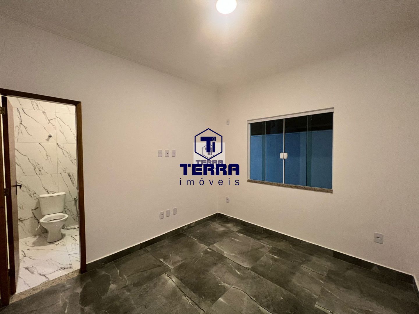 Imagens do imóveis Ampla casa 3 quartos sendo 2 suítes, pertinho da Praia de Itaipuaçu.