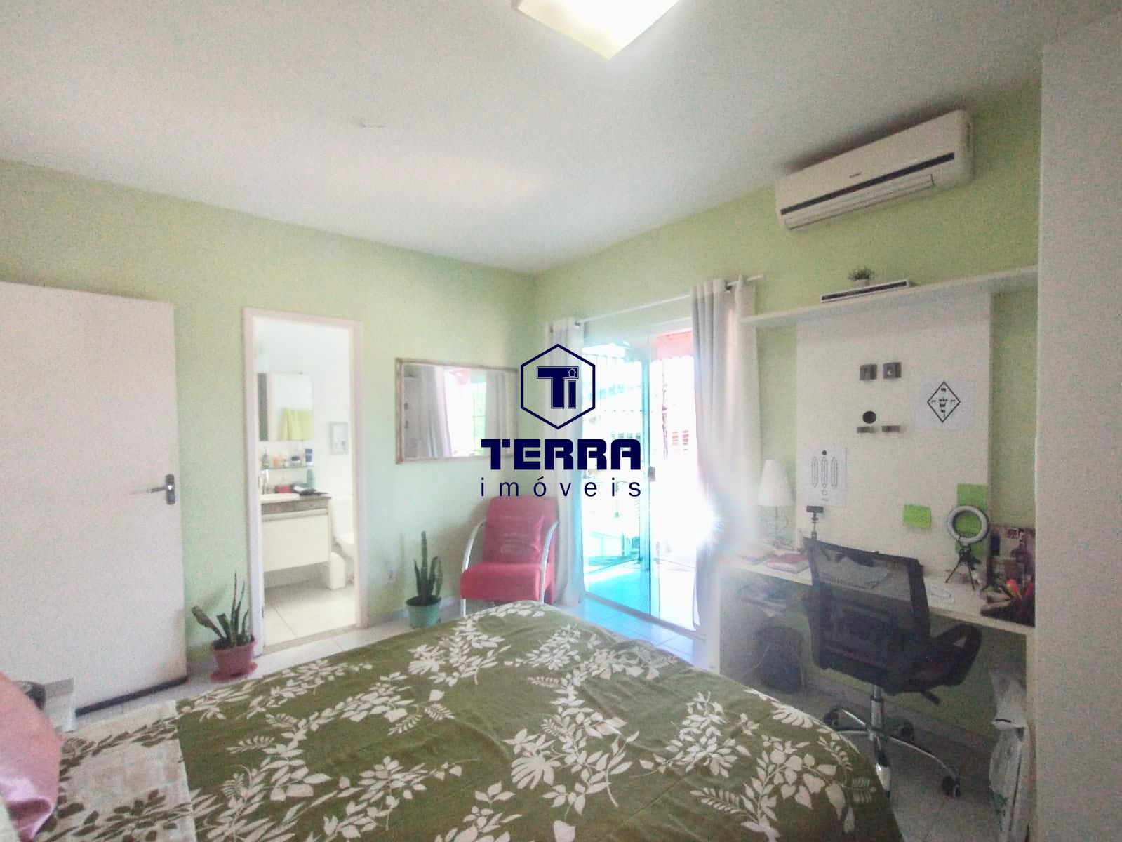 Imagens do imóveis Linda residência em Maria Paula, com 3 quartos, uma suíte e quintal privativo.