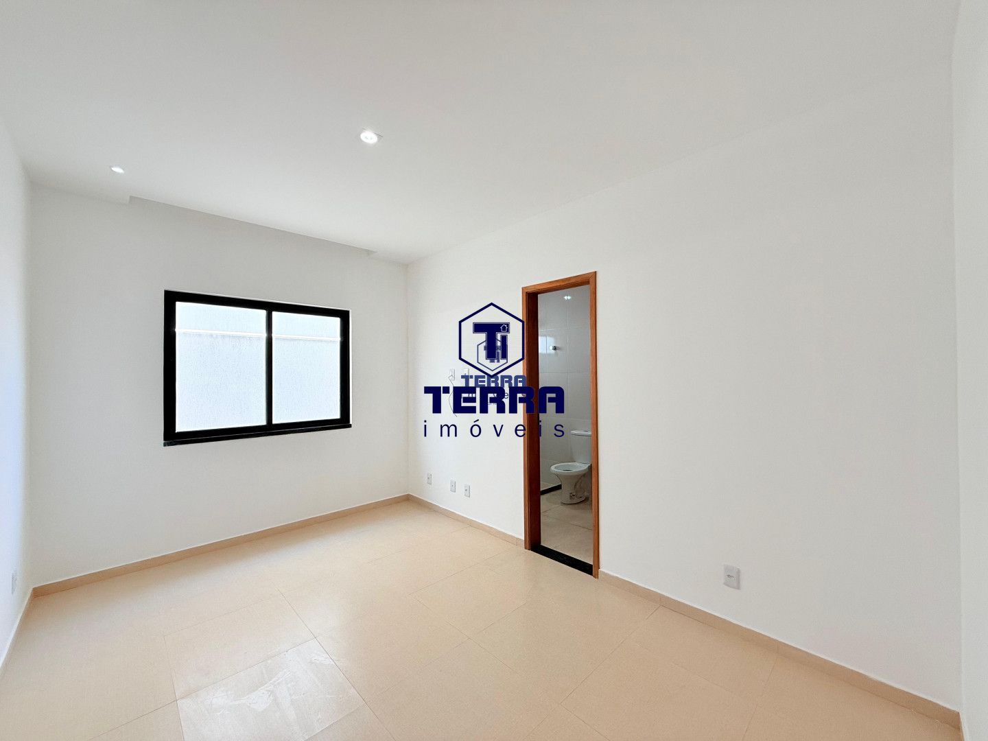Imagens do imóveis Casa linear 3 quartos com 2 suítes e quintal no Pedra de Inoã! Primeira locação