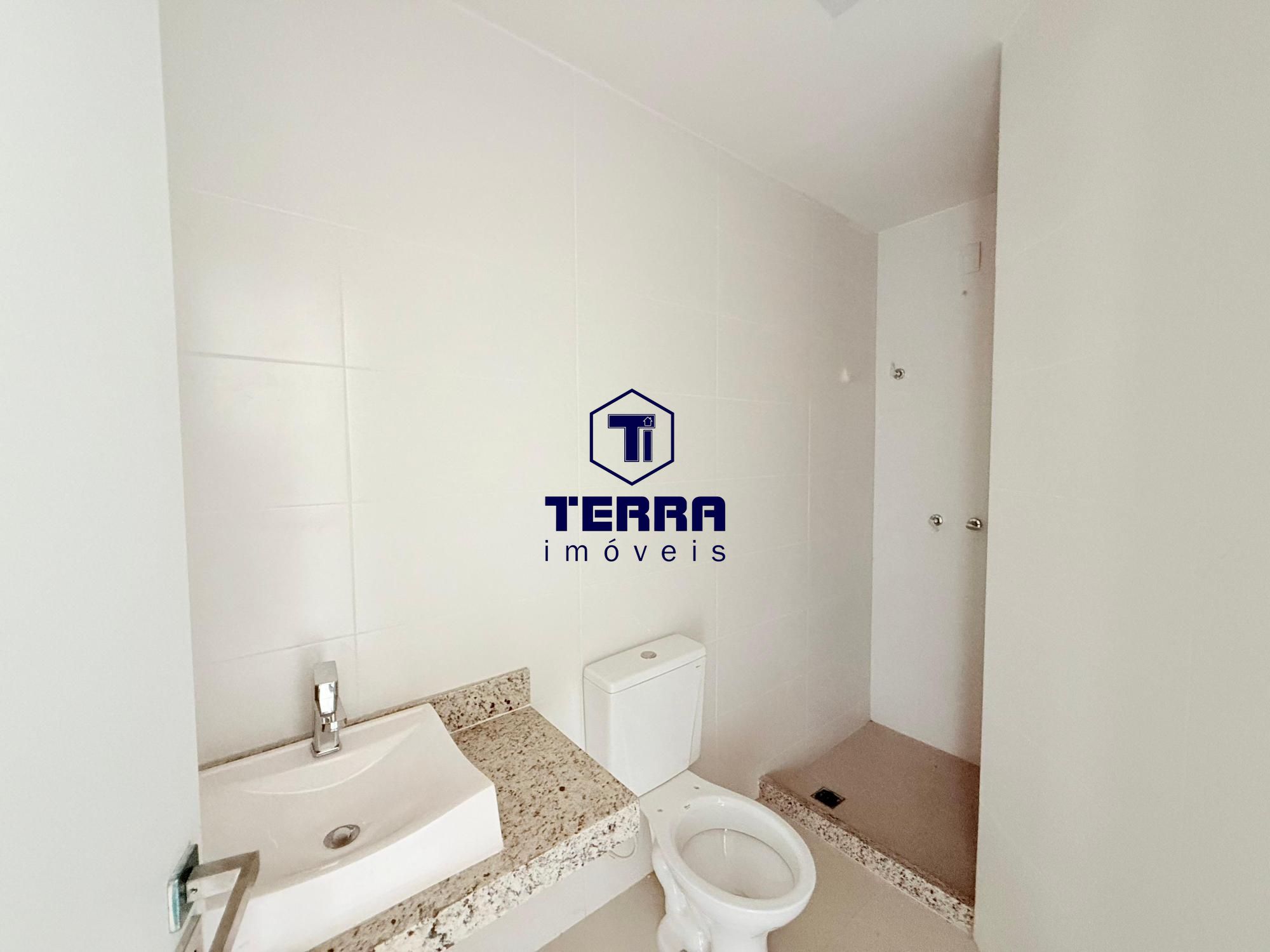 Imagens do imóveis More na região Oceânica, casa nova, com 3 suítes e quintal privativo.