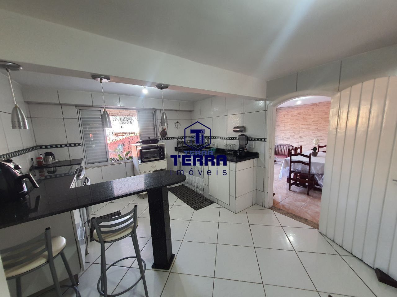 Imagens do imóveis Casa com 3 quartos, junto e ao lado do farto comércio do Largo da Batalha.