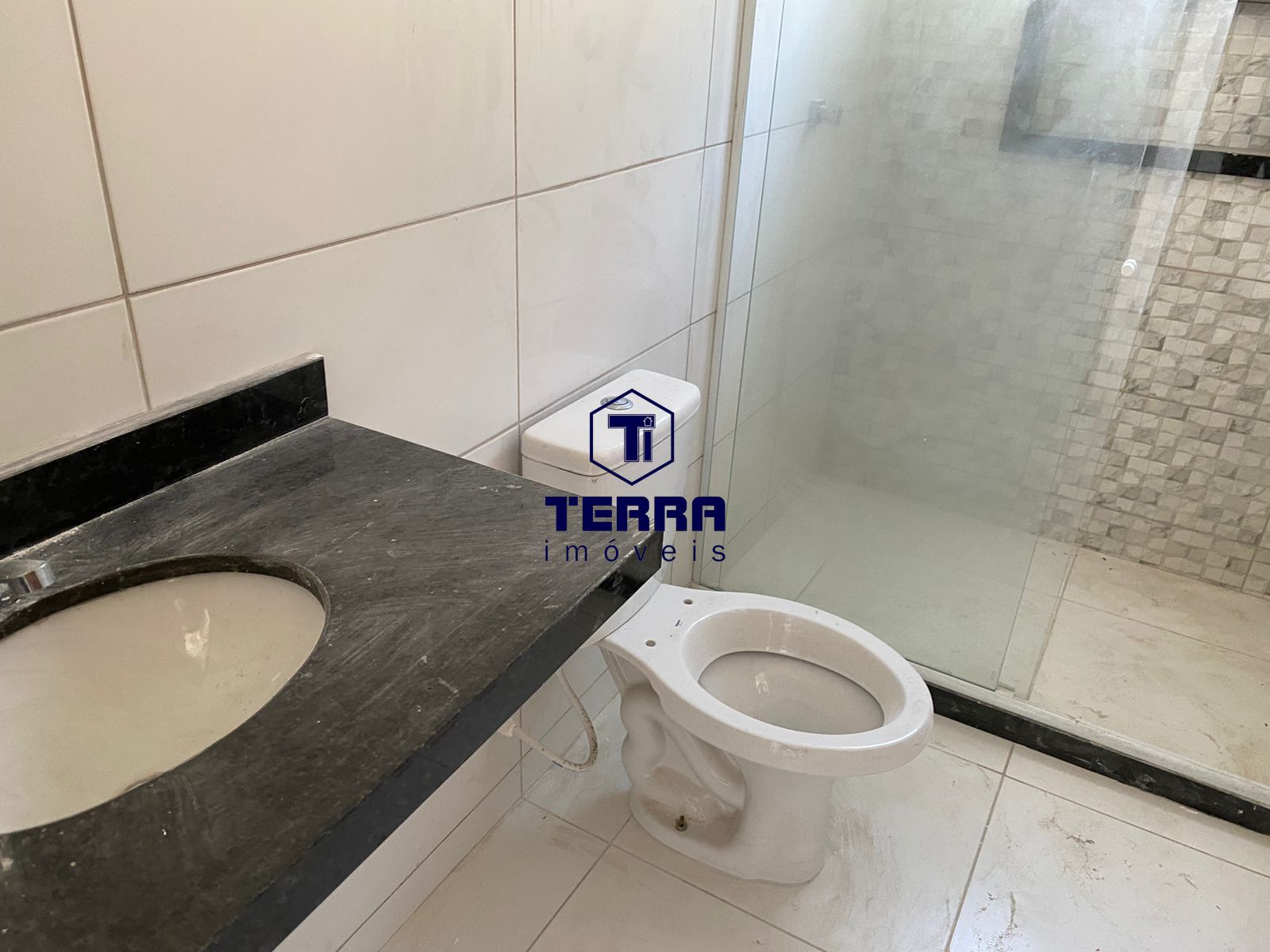 Imagens do imóveis Linda casa linear em Cordeirinho com 2 quartos, uma suíte e quintal privativo.