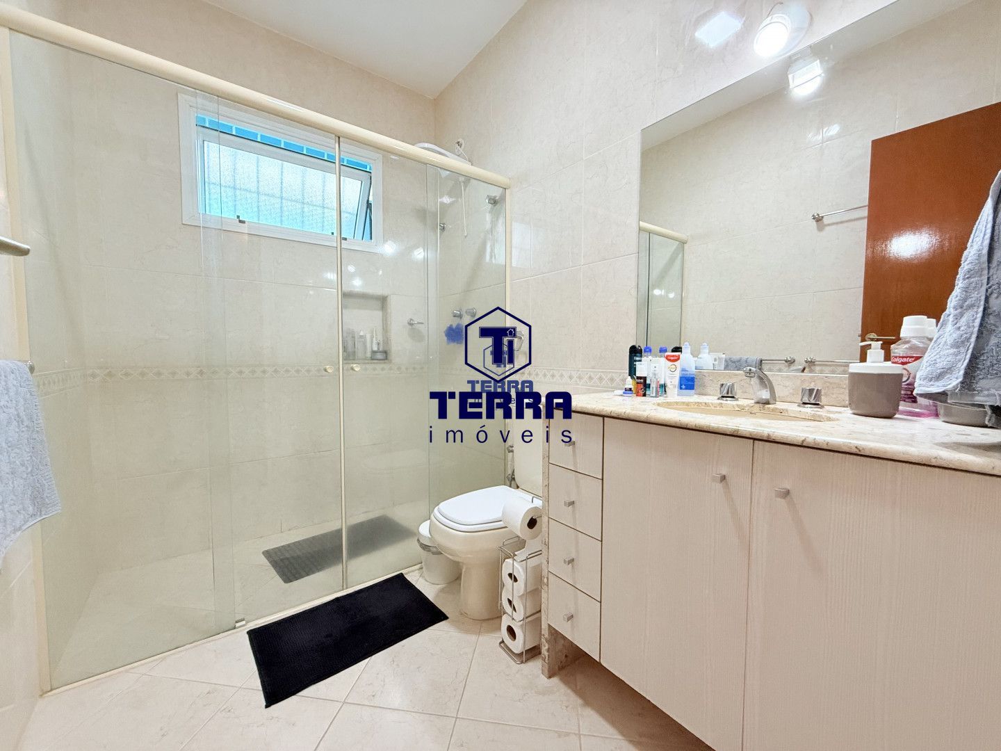 Imagens do imóveis Excelente casa linear de condomínio com 4 quartos, área gourmet e piscina!