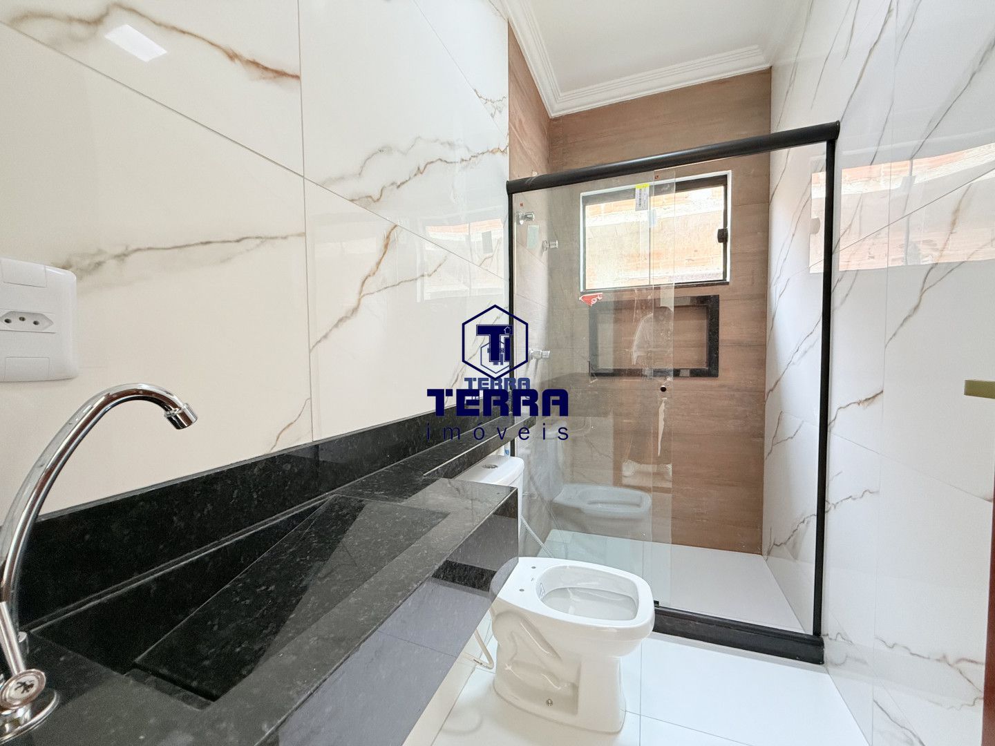 Imagens do imóveis Casa linear com design contemporâneo, condomínio Pedra de Inoã.