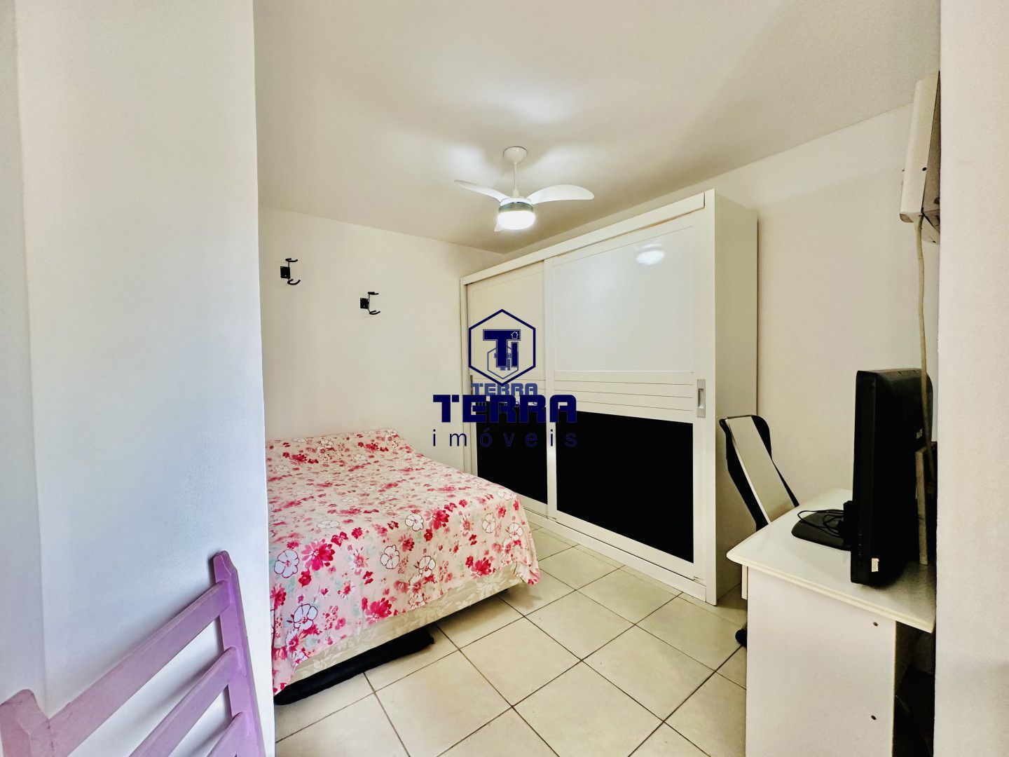 Imagens do imóveis Casa duplex com 3 quartos sendo 1 suíte, com grande quintal, em Maria Paula!
