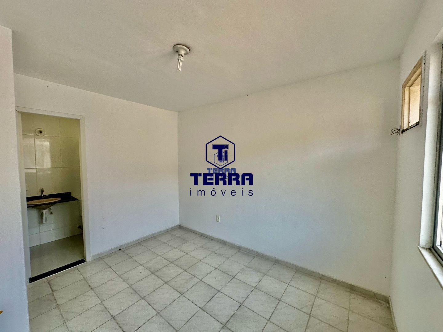 Imagens do imóveis Duplex 3 quartos sendo 1 suíte em Maria Paula. Recém reformada!