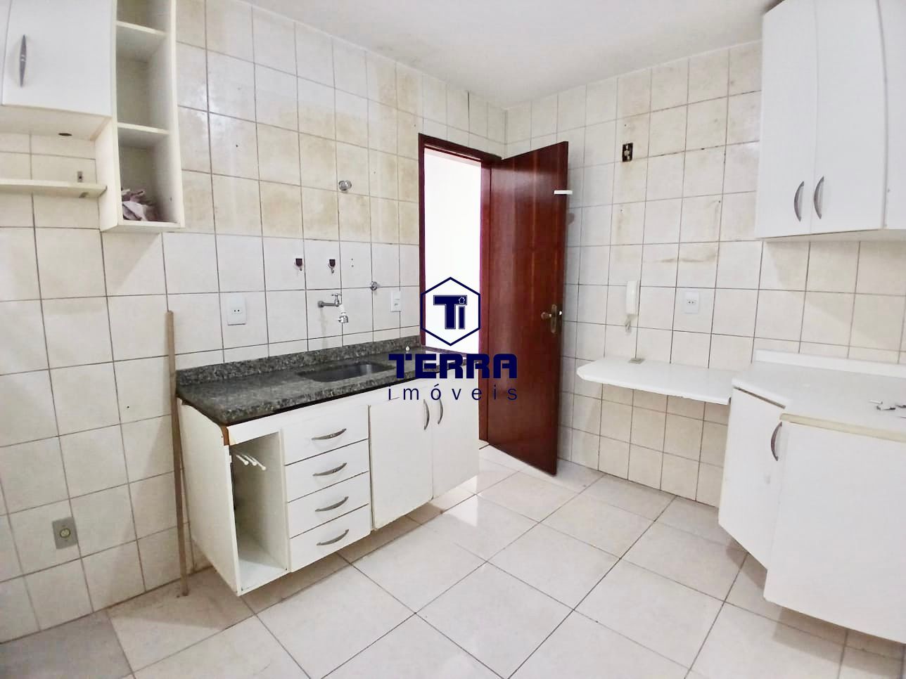Imagens do imóveis Apartamento em Maria Paula com 2 quartos e quintal privativo. Boa Localização!