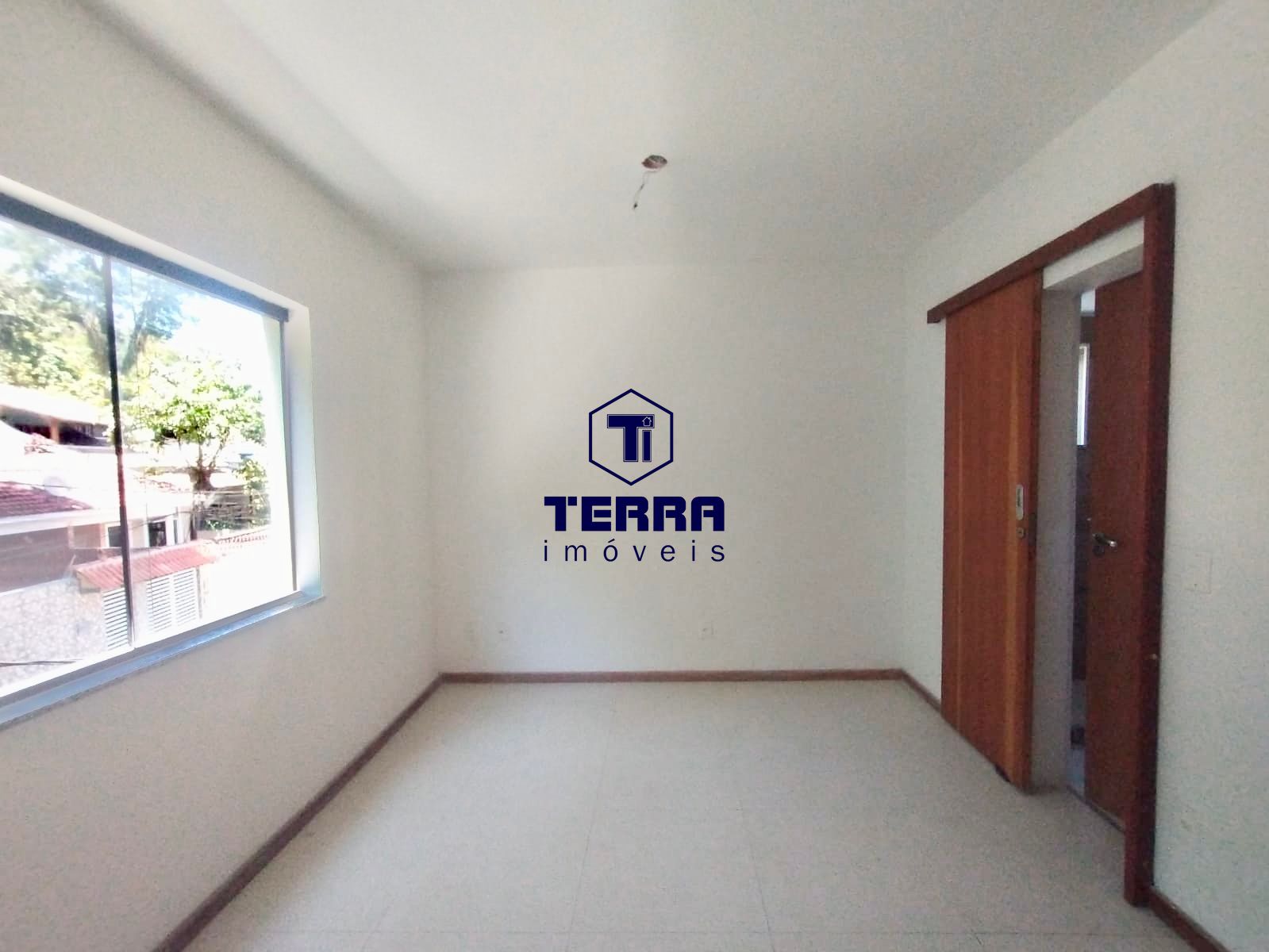 Imagens do imóveis Triplex em Itaipu com 3 quartos, uma suíte, quintal privativo e espaço gourmet.