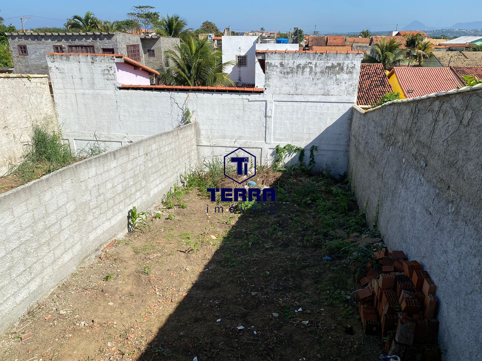 Imagens do imóveis Linda casa linear em Cordeirinho com 2 quartos, uma suíte e quintal privativo.
