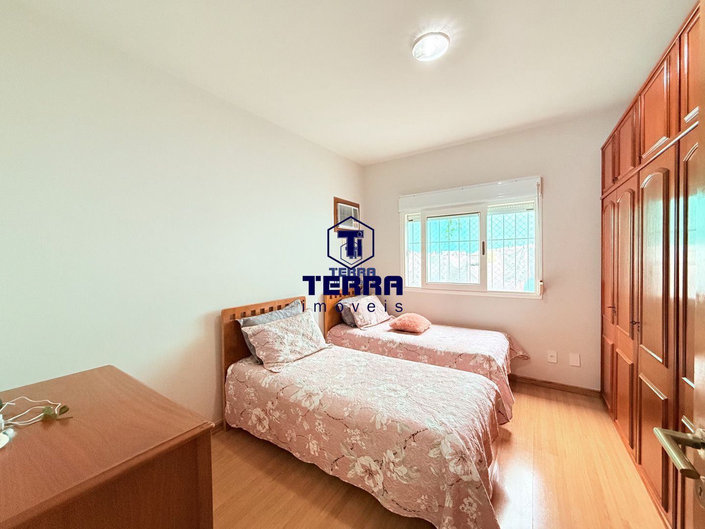 Imagens do imóveis Excelente casa linear de condomínio com 4 quartos, área gourmet e piscina!
