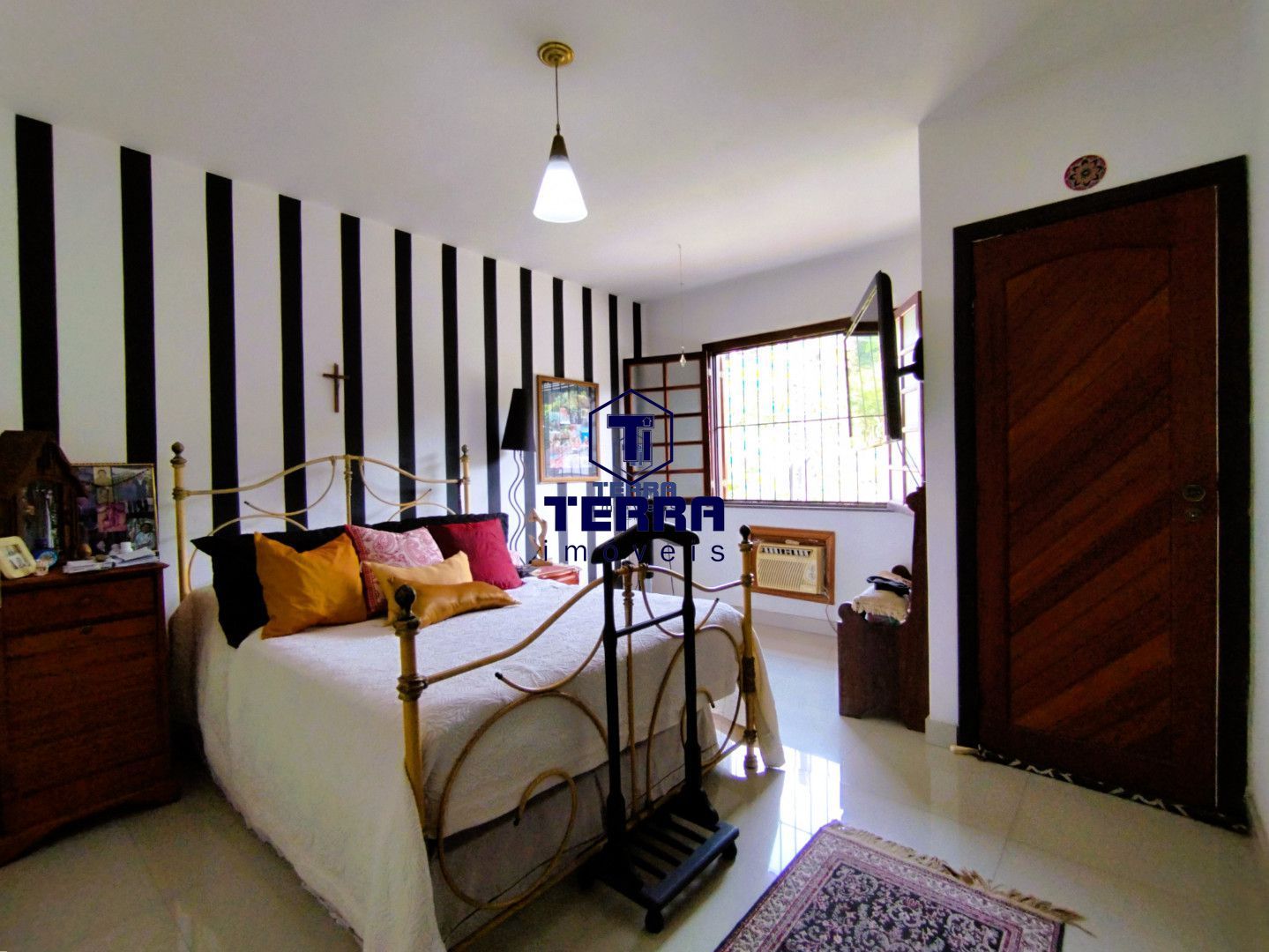 Imagens do imóveis Casa com 3 quartos e suíte em condomínio no Matapaca. Excelente acabamento!