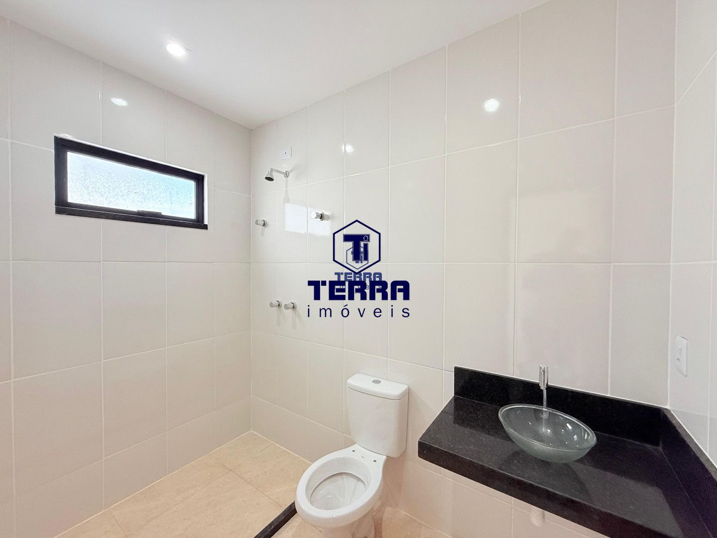 Imagens do imóveis Casa linear 3 quartos com 2 suítes e quintal no Pedra de Inoã! Primeira locação