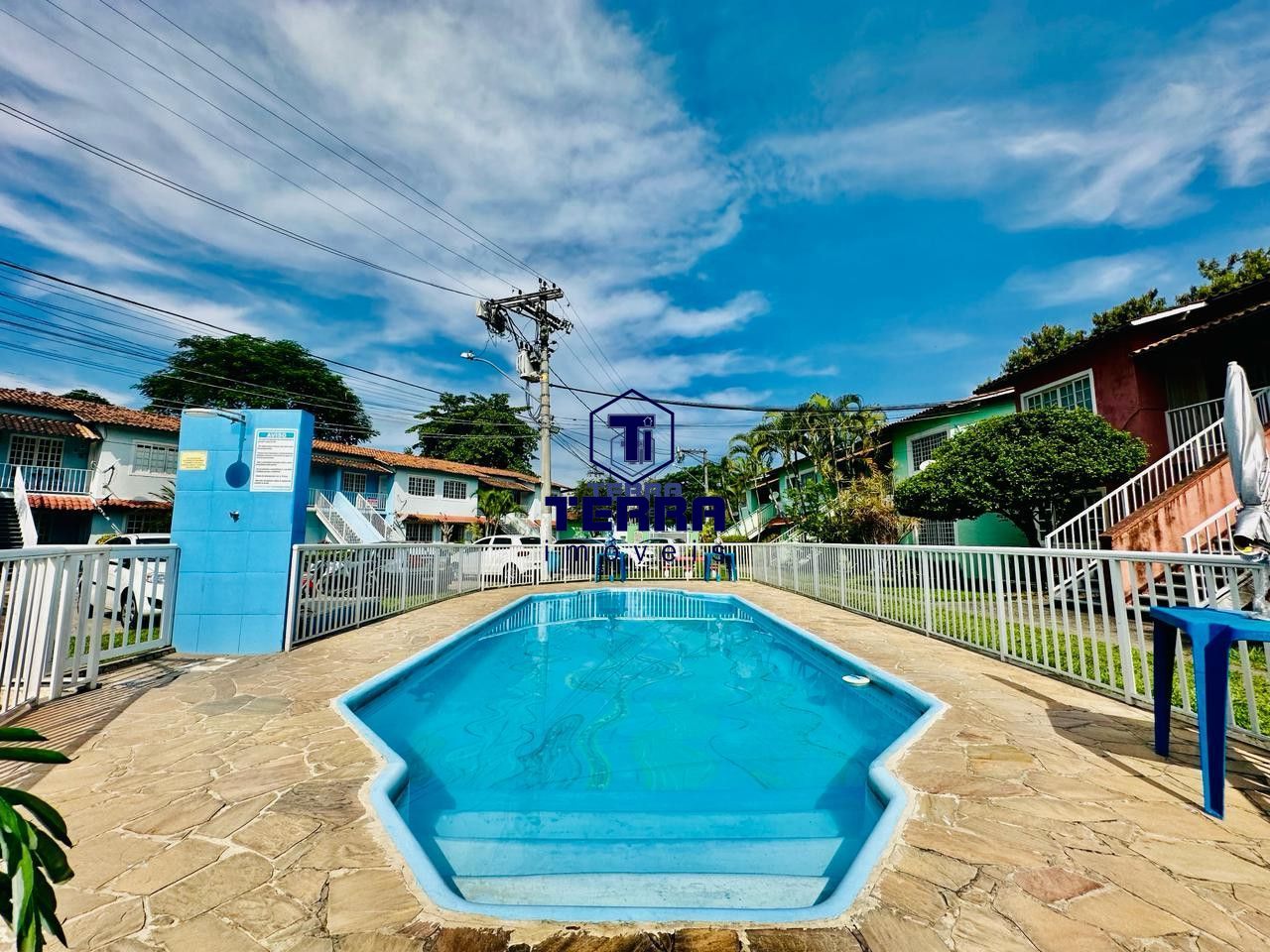 Imagens do imóveis Casa com 2 quartos ao lado da praça do Colubandê. Segurança e praticidade!