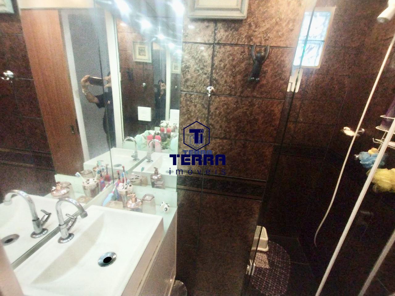 Imagens do imóveis Lindo apartamento com 3 quartos sendo uma suíte no Ingá. Excelente localização!