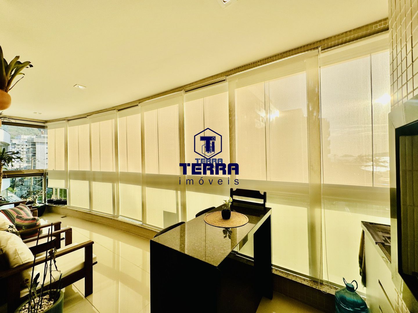 Imagens do imóveis Apartamento vista mar em Charitas com varanda gourmet. Lazer e conforto!