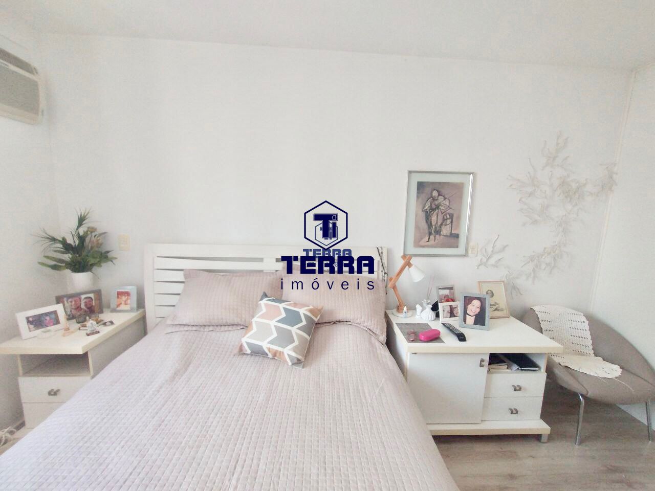 Imagens do imóveis Lindo apartamento com 3 quartos sendo uma suíte, duas vagas com arquitetura dife