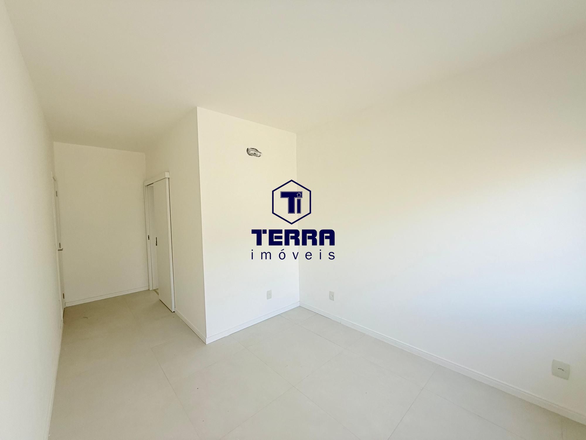 Imagens do imóveis More na região Oceânica, casa nova, com 3 suítes e quintal privativo.