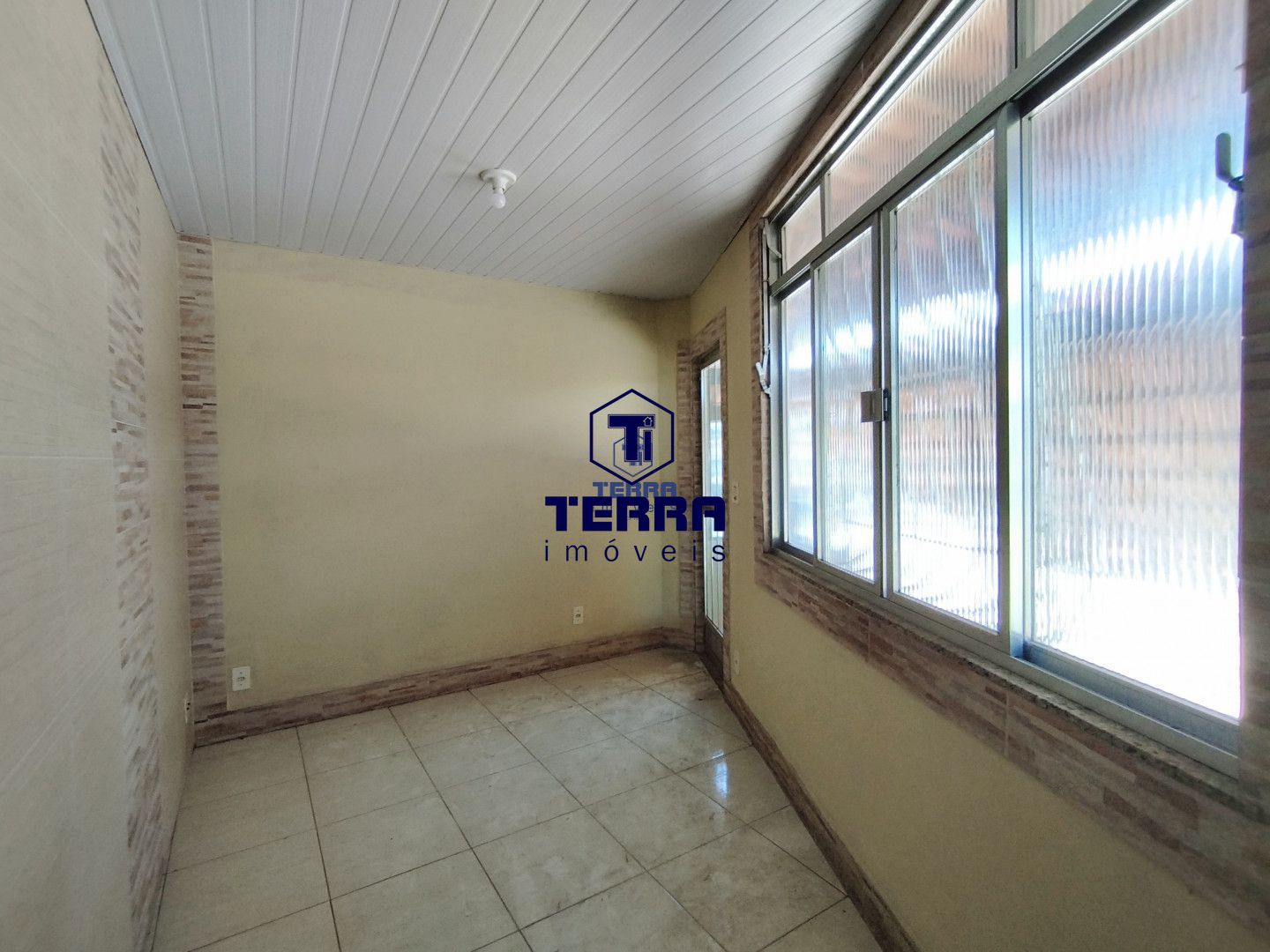 Imagens do imóveis Casa toda reformada com 2 suítes e 2 vagas de garagem no Galo Branco!