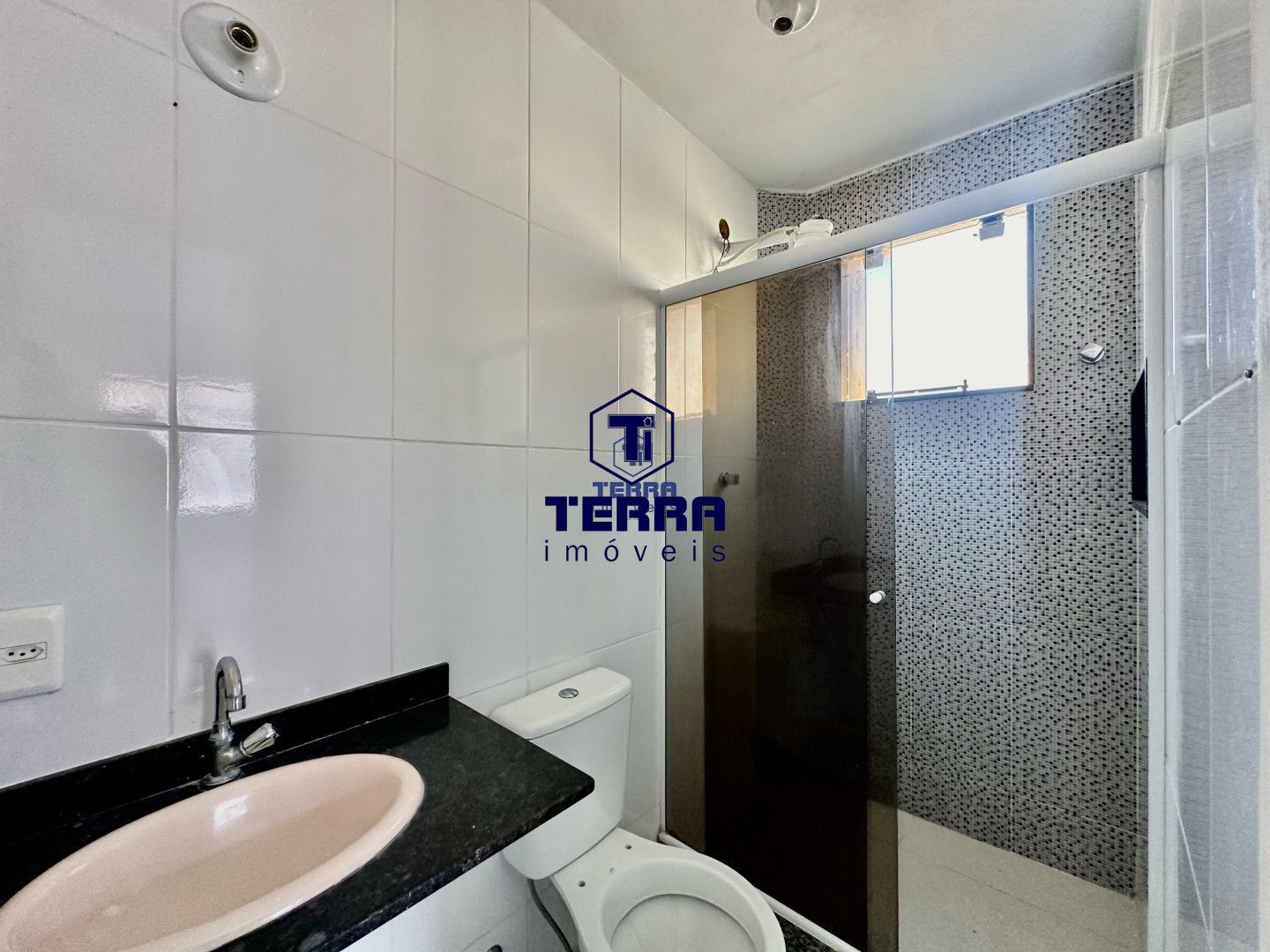 Imagens do imóveis Duplex 3 quartos sendo 1 suíte em Maria Paula. Recém reformada!