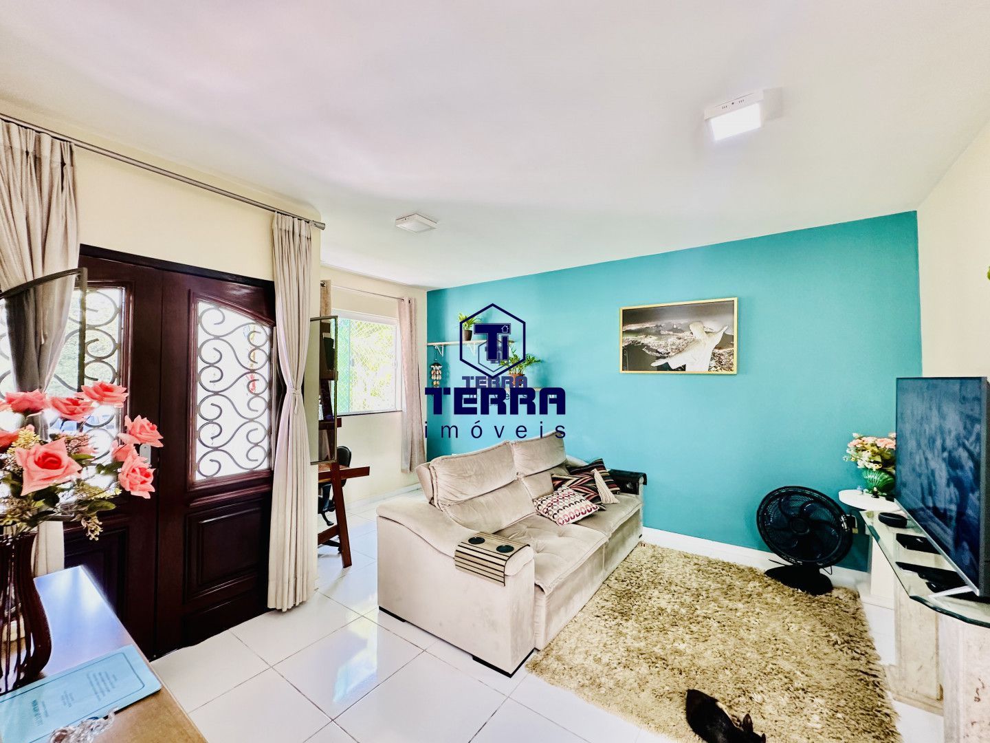 Imagens do imóveis Casa linear em Márica com 3 quartos uma suíte, com piscina e churrasqueira.
