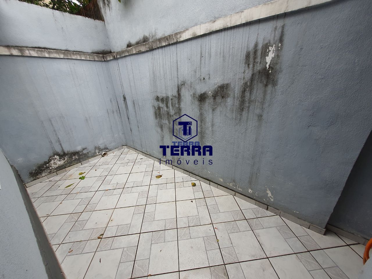 Imagens do imóveis Casa duplex, dentro de condomínio, com excelente localização em Maria Paula