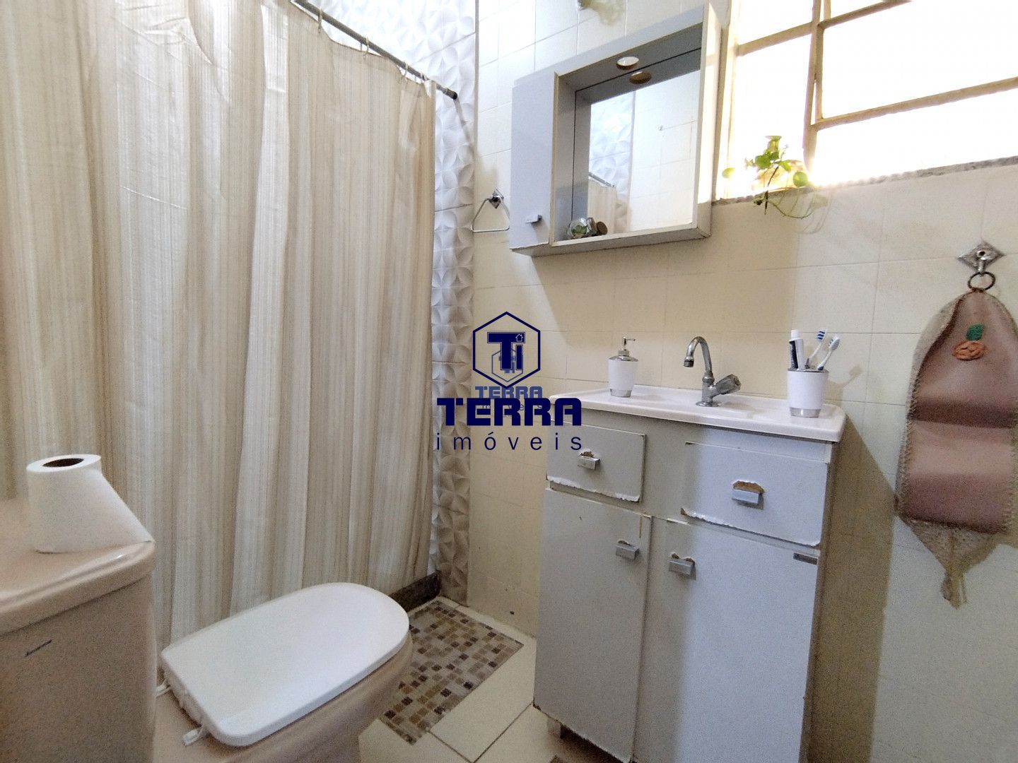 Imagens do imóveis Casa linear, 3 quartos com suíte e quintal no Zé Garoto!
