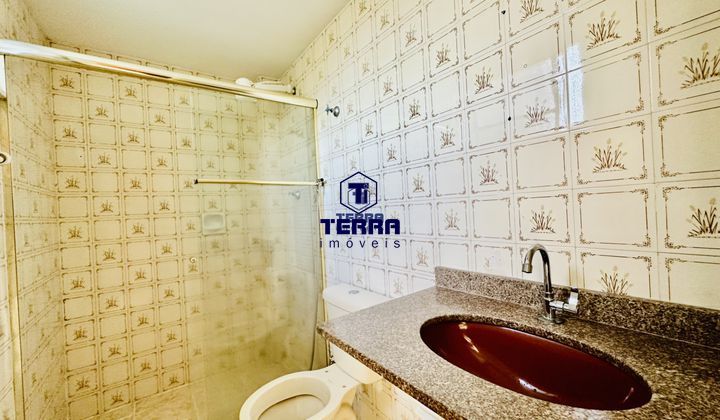 Imagens do imóveis Casa duplex com quintal, junto e a lado ao centro de São Gonçalo.