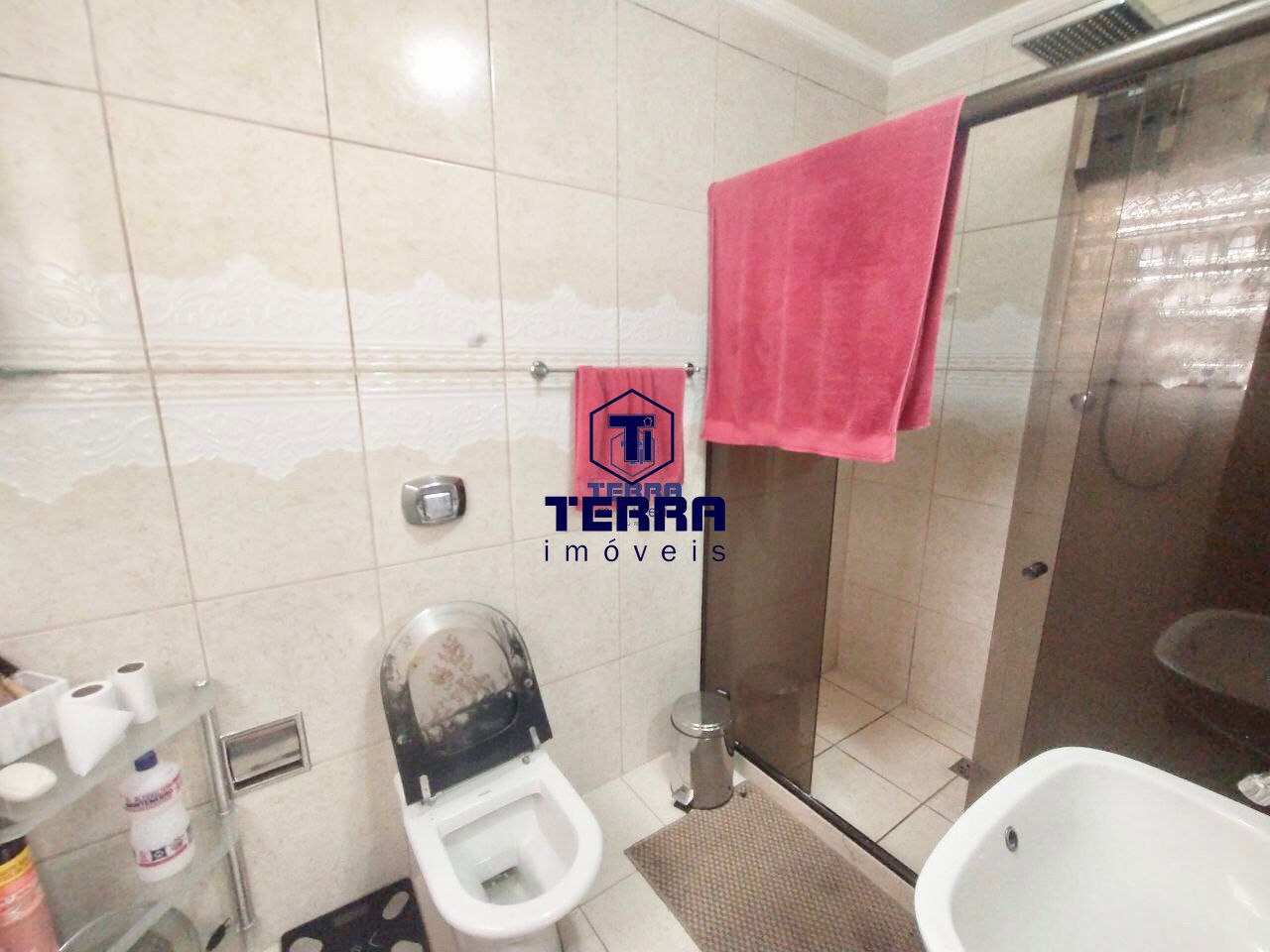Imagens do imóveis Excelente casa duplex no Colubandê com 4 quartos, suíte com varanda e piscina.