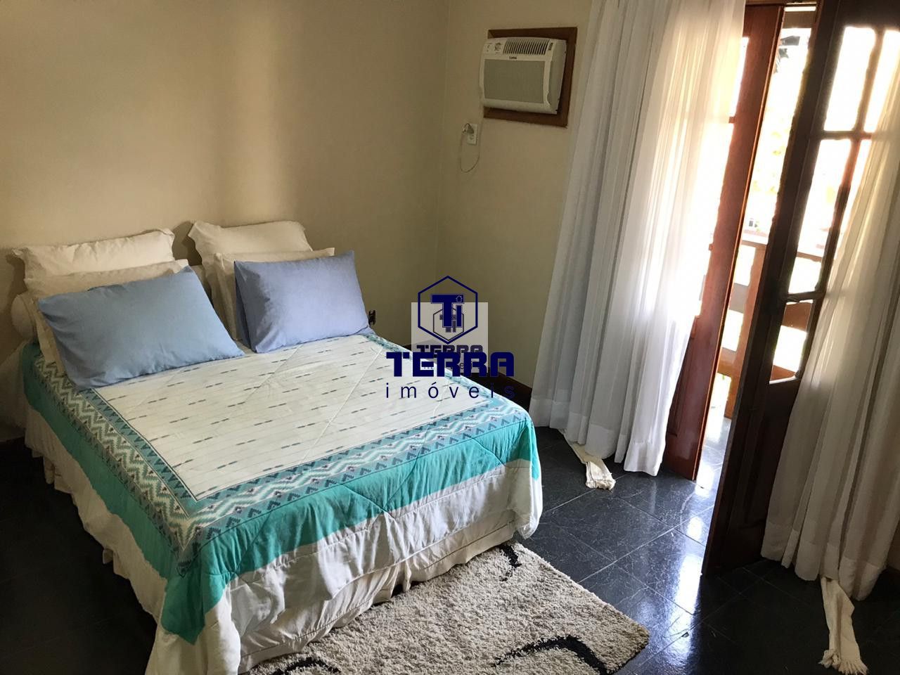 Imagens do imóveis Ampla casa de 3 quartos com quintal arborizado no Badú em Pendotiba.